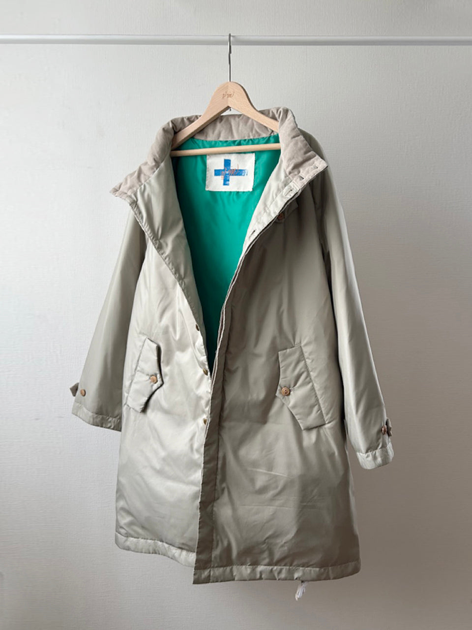 スタンドカラーダウンコート   (VFCO-5620D）